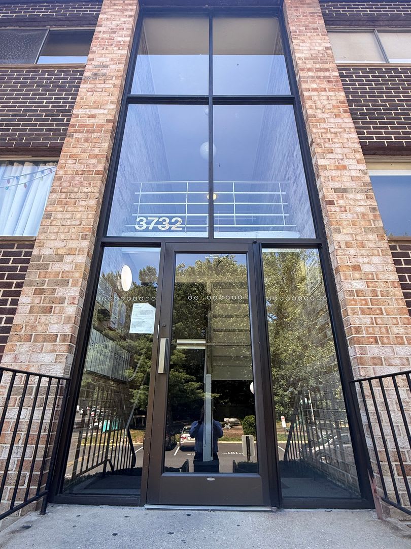 Amazing 2 Bedroom 1 Bathroom All Utilities Included – photo 2