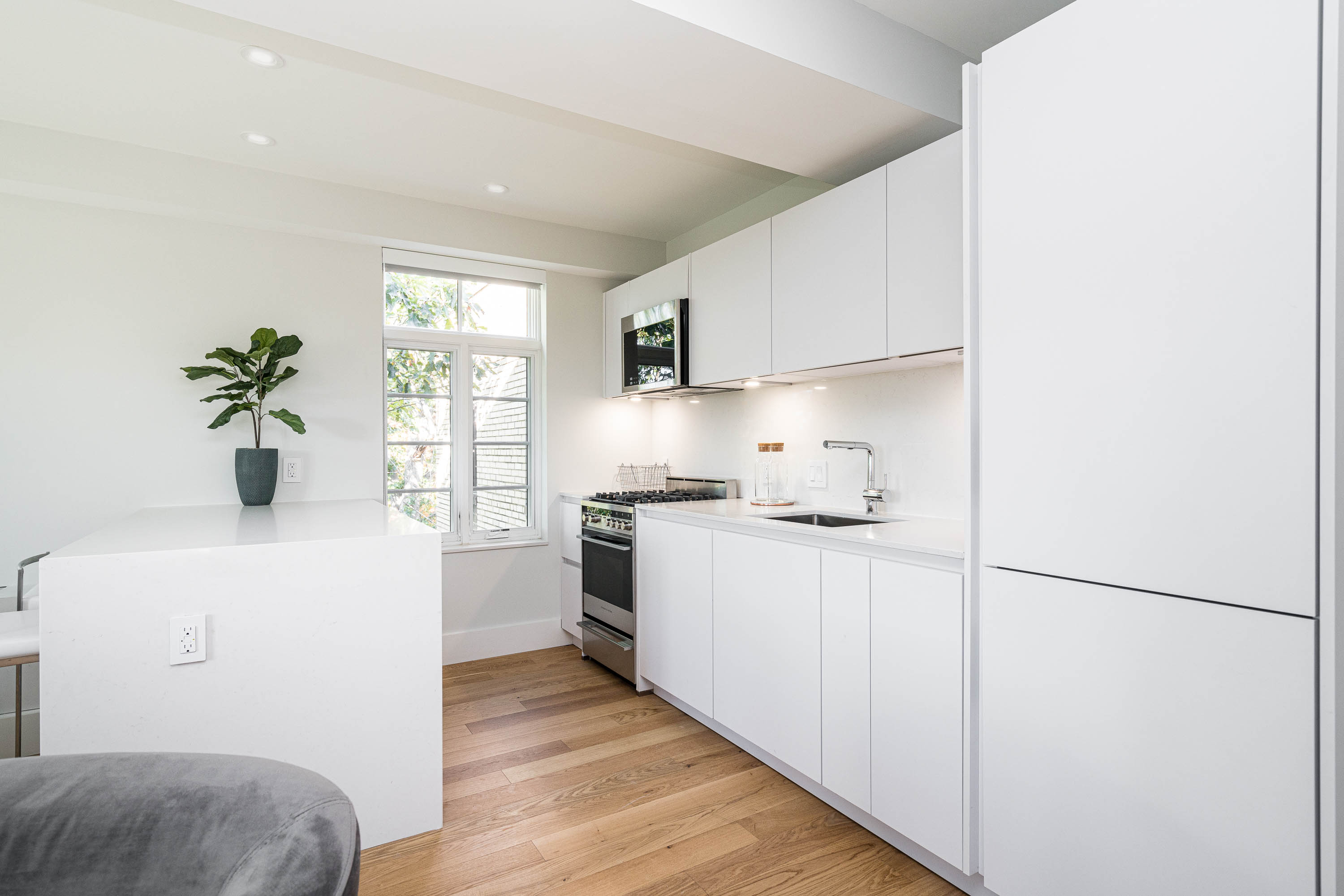 2900 Adams Mill – photo 1