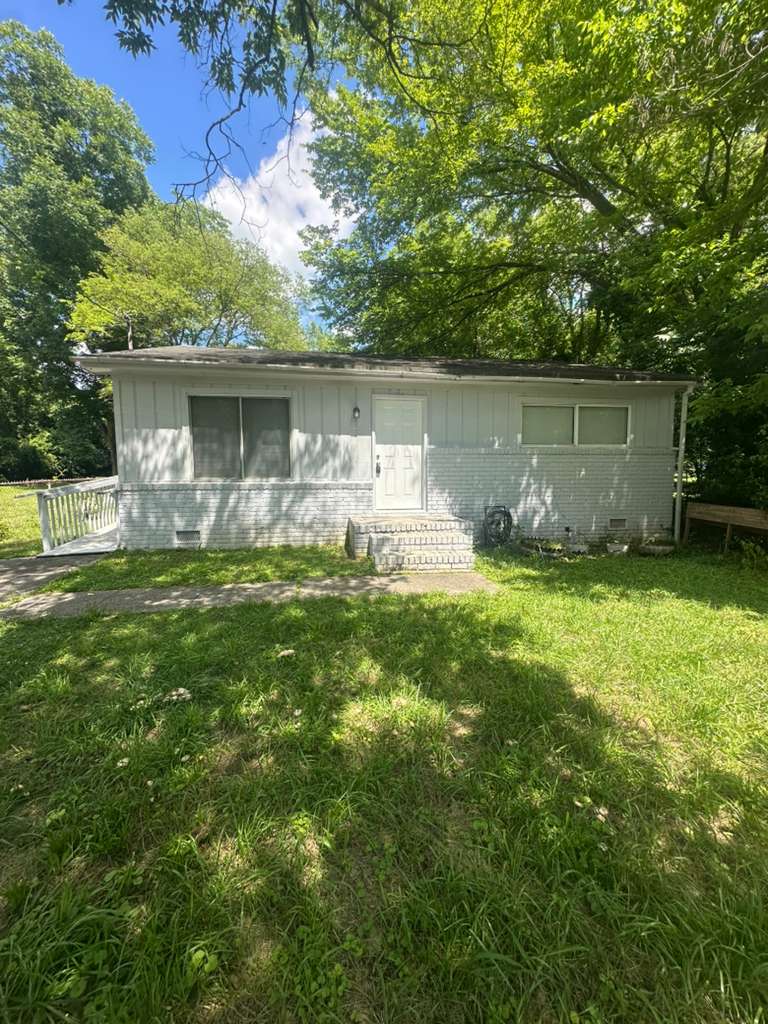 533 Branham Avenue Southwest – photo 1