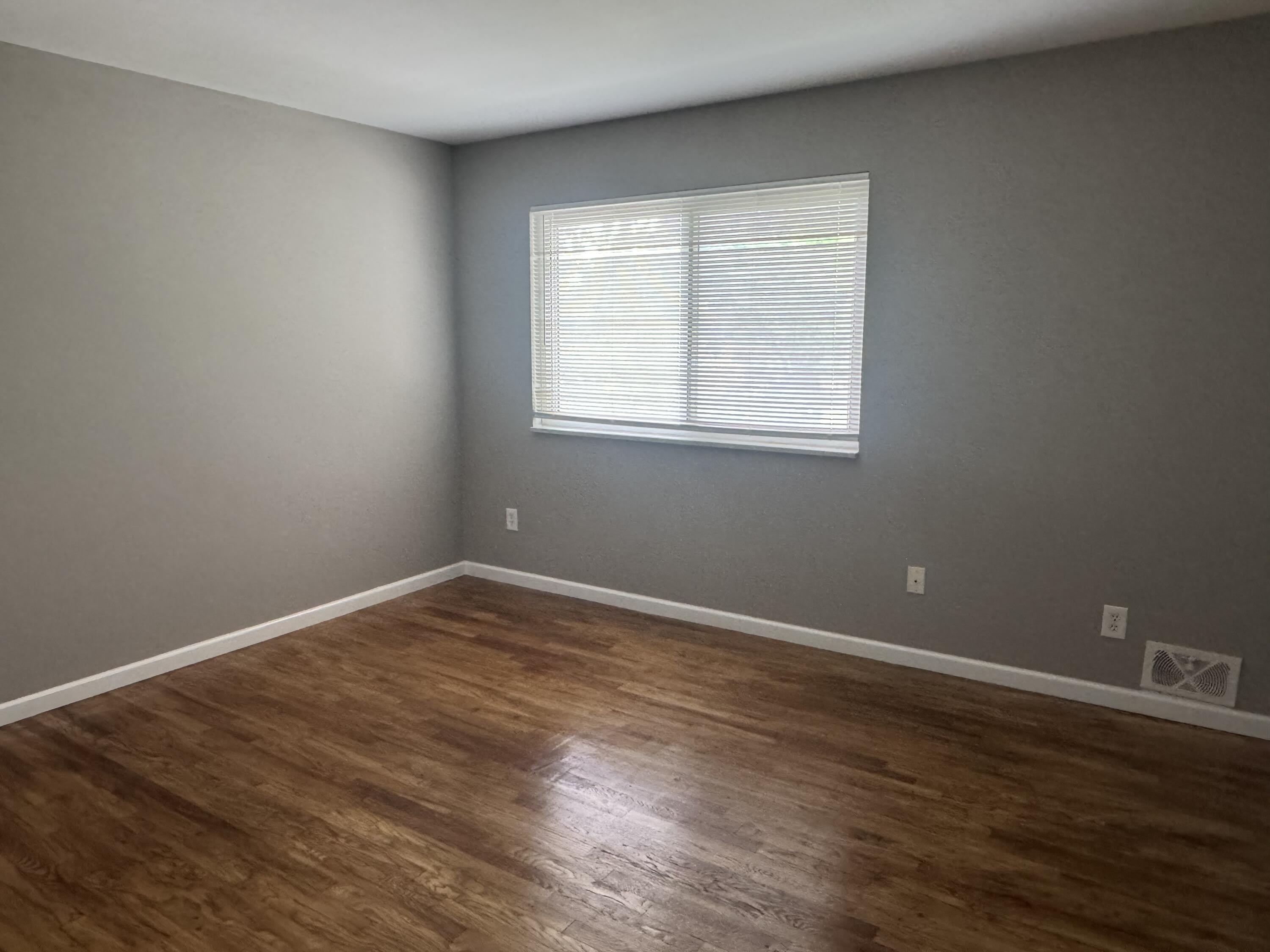4859 Mansfield Avenue – photo 5