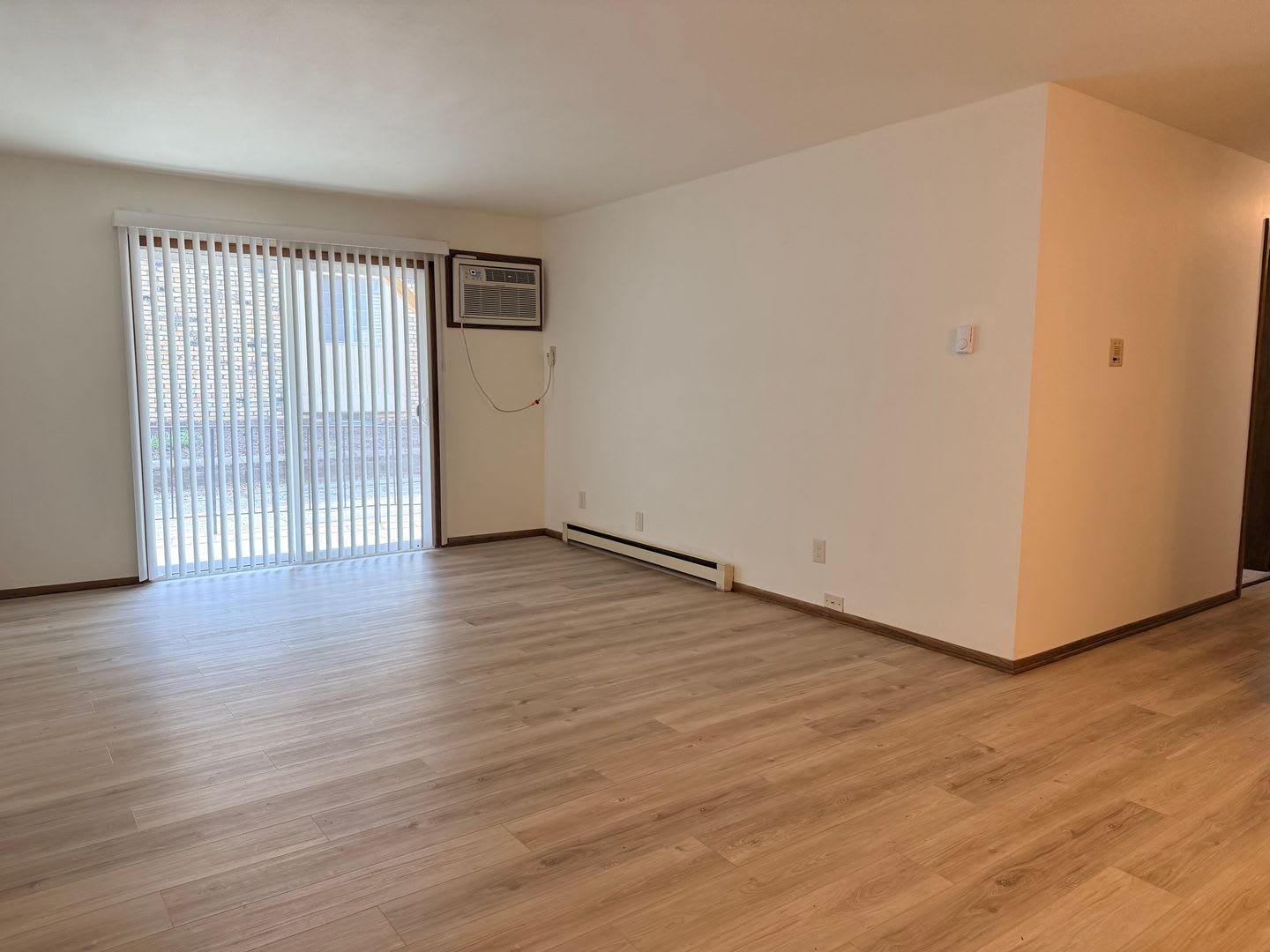Remodeled Hartland 2 Bedroom Apartment! – photo 2
