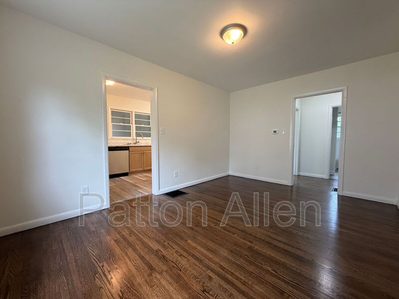 184 Pennsylvania Ave – photo 5