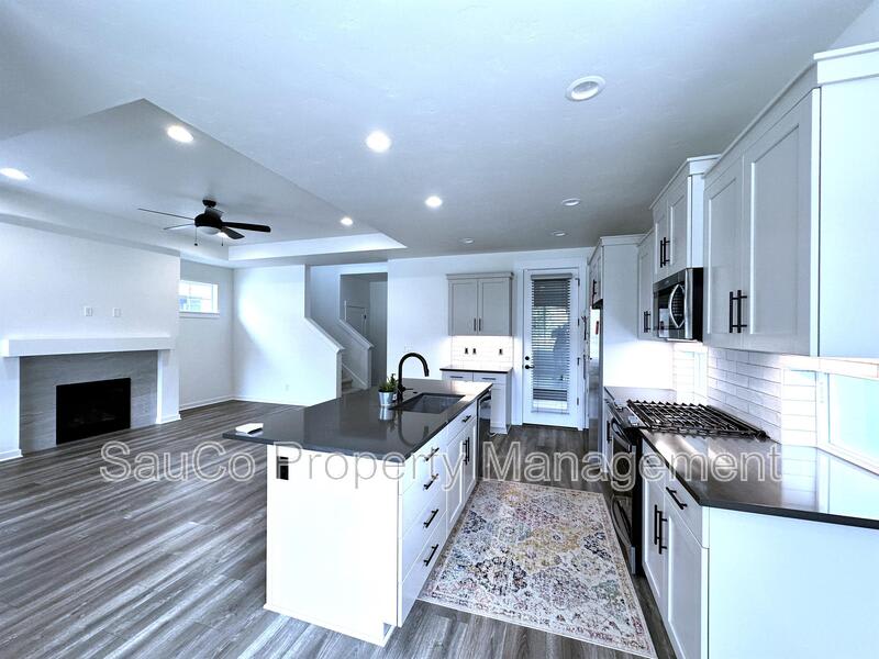 6442 SE Provence St – photo 5