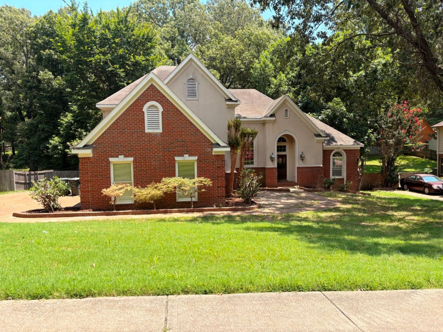 One Of Kind Home In Woodchase Subdivision Over 3400 Sq Ft Must Have Owner S Approval On Pets Fees Will Apply – photo 1