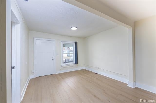 107 W Hayes Avenue – photo 3