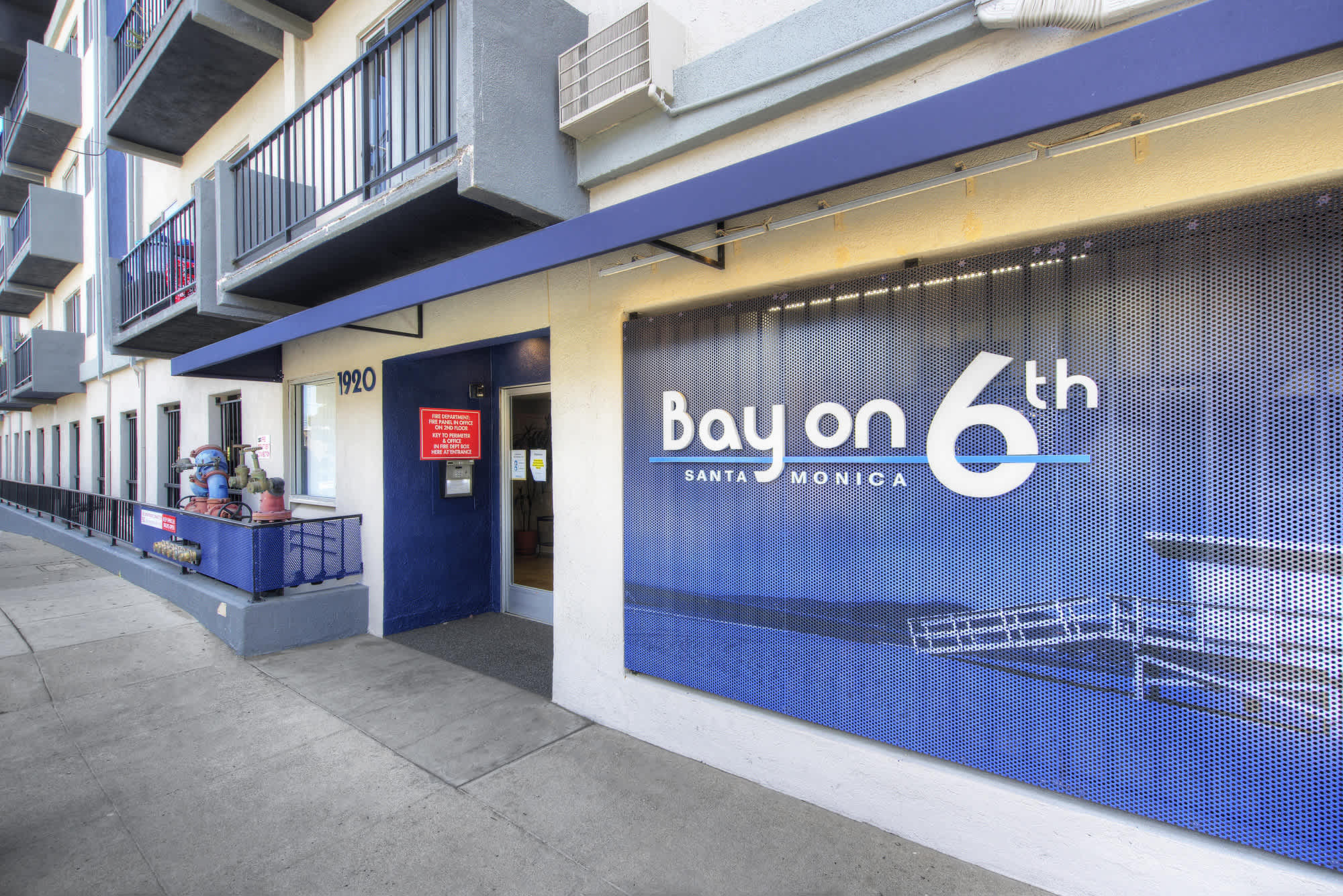 Bay On 6Th – photo 2