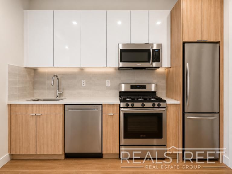 729 Rogers Avenue – photo 3