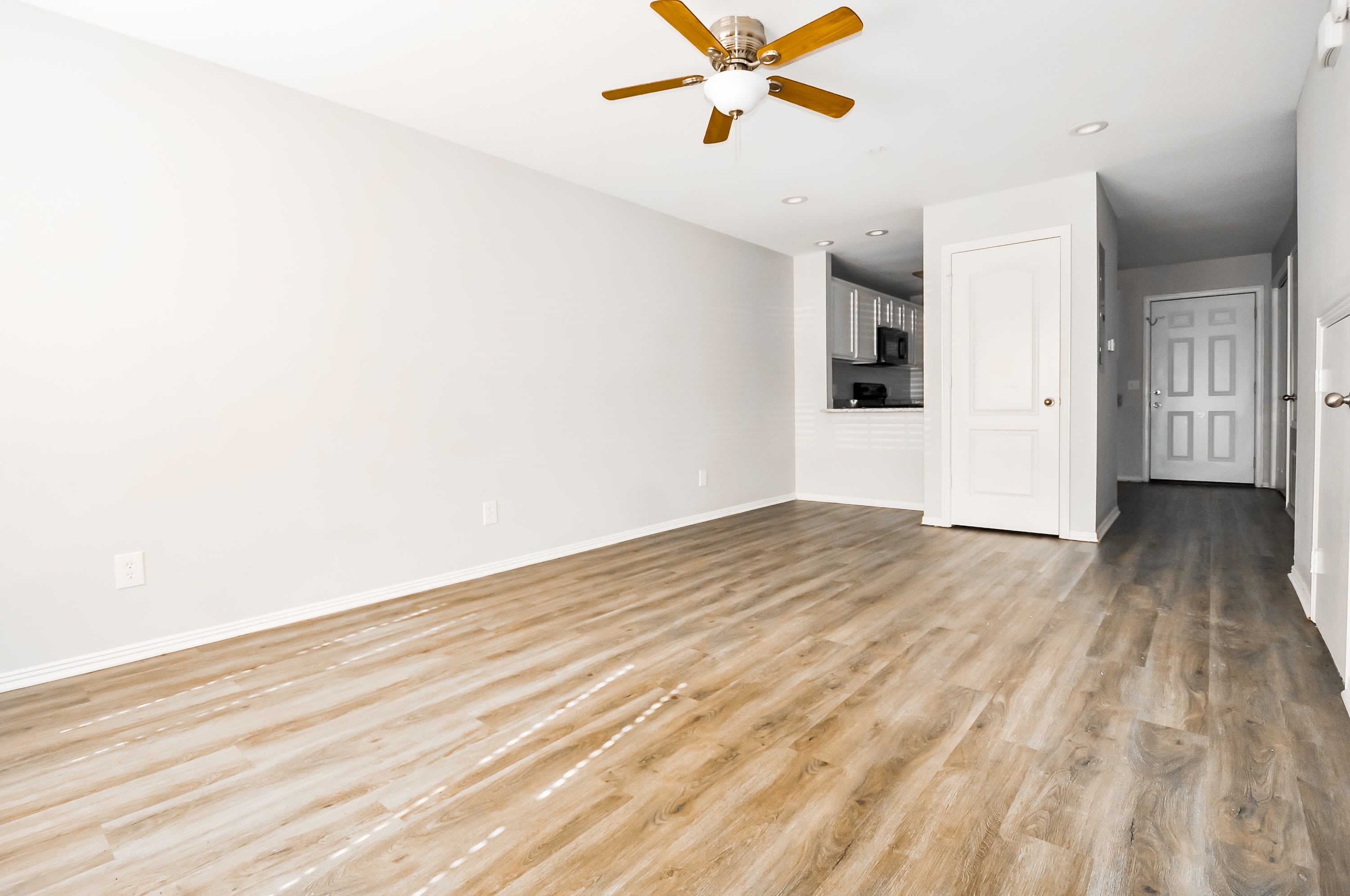 1446 West Netherland Way – photo 2