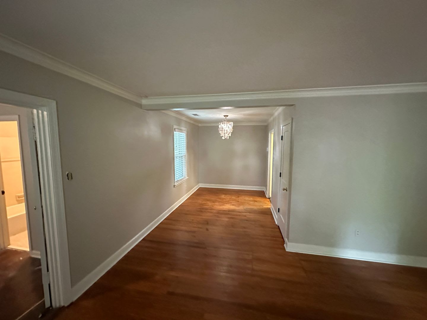 Near Chickasaw Gardens! Split bedroom floor plan! Huge fenced in back yard! – photo 4