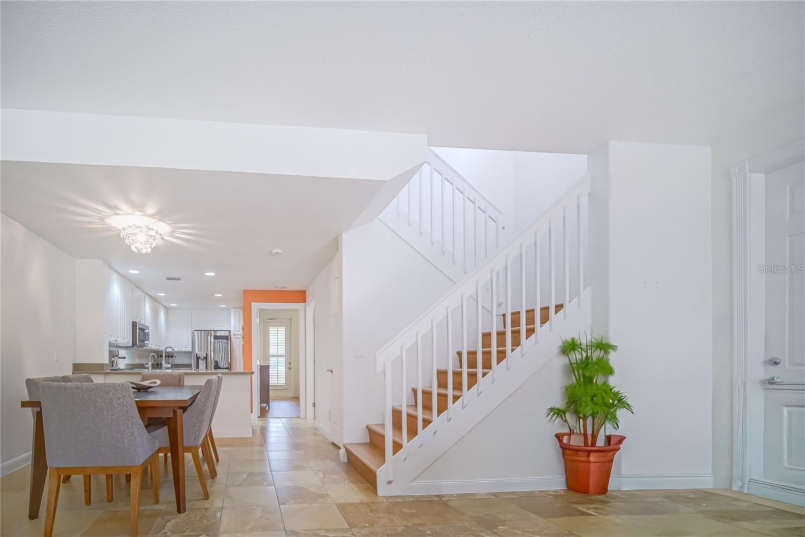 8523 LEATHERLEAF Lane – photo 3