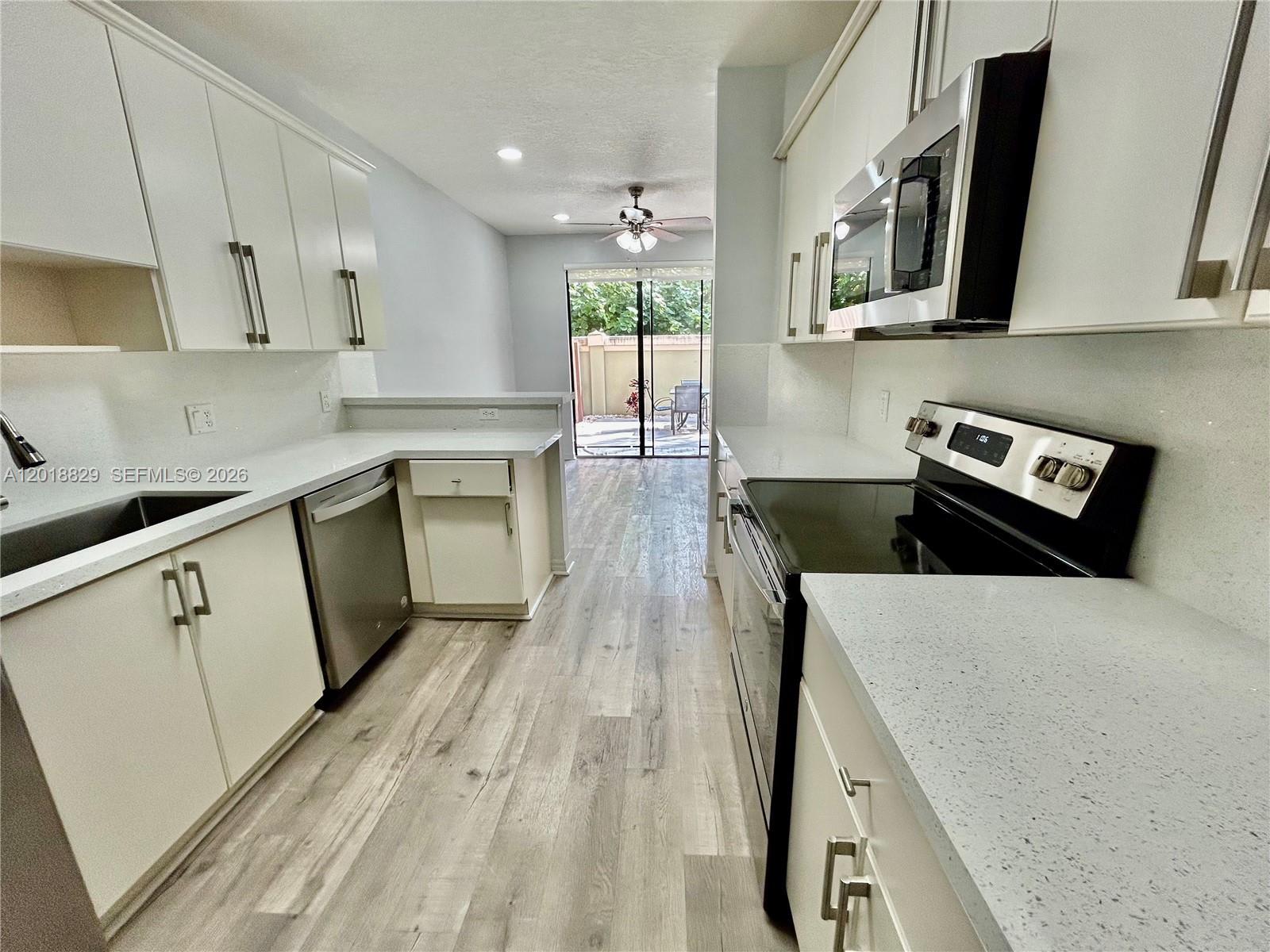 607 Northeast 35th Avenue – photo 2