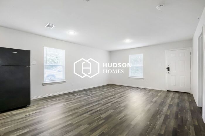 621 West Sabine Street – photo 4