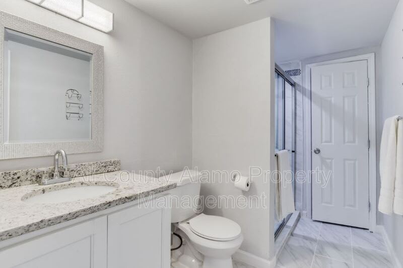 1031 Gramercy Pl – photo 1