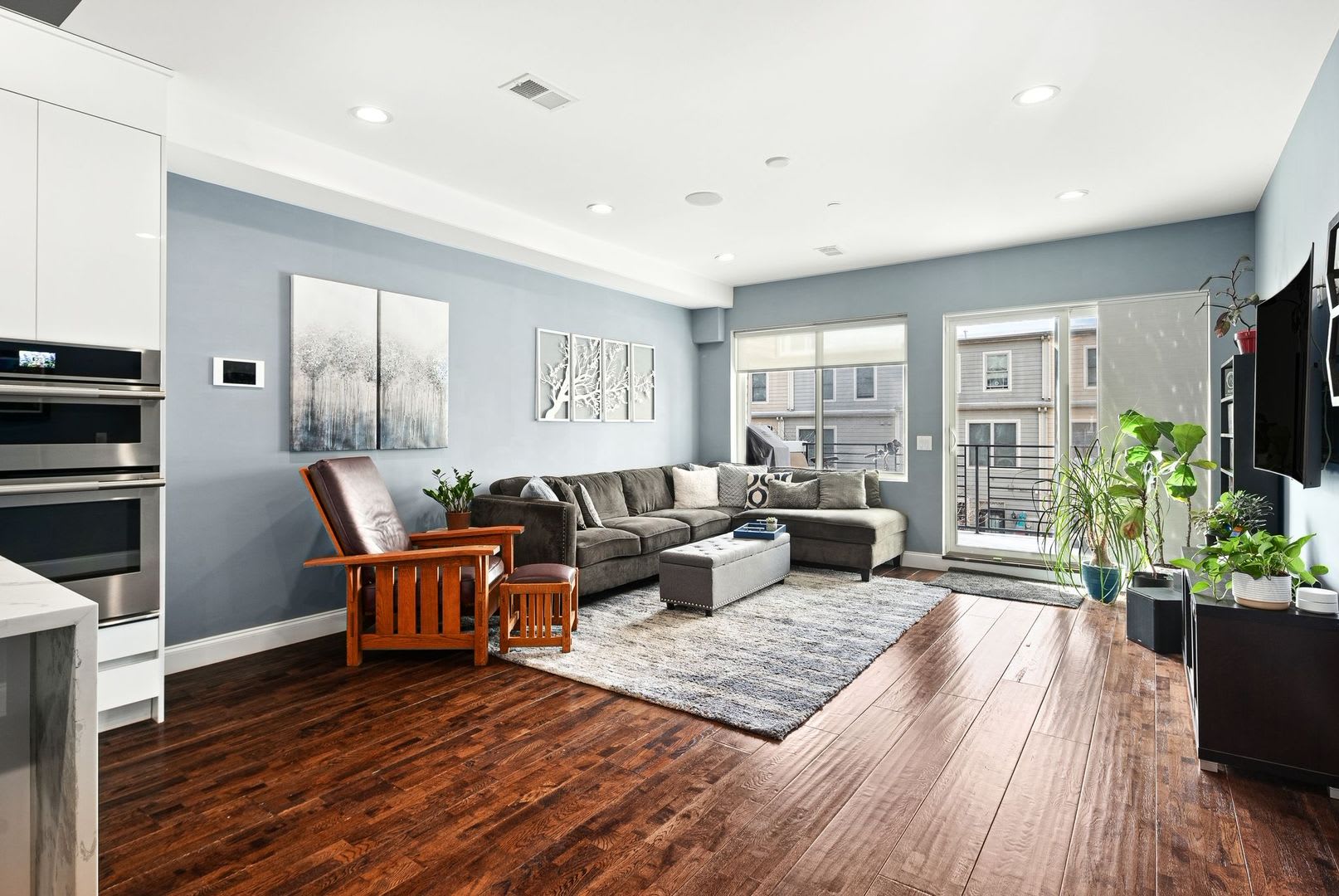 Premium Francisville Condo With Roofdeck – photo 1