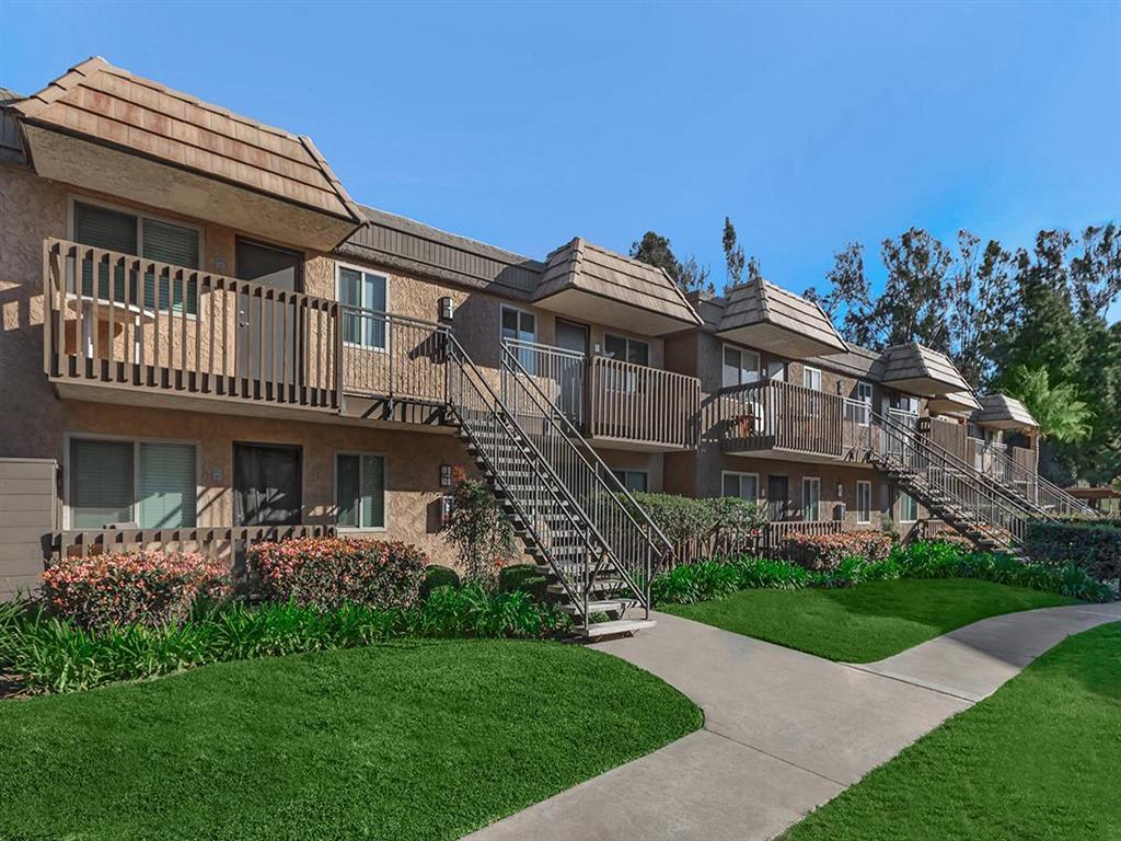 Bluffs at Carlsbad Apartments – photo 1