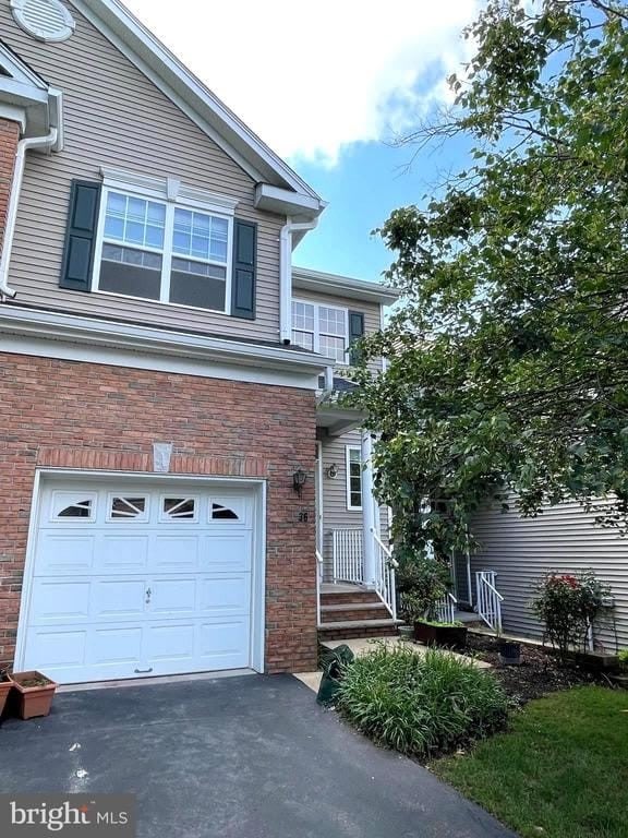 36 HOOVER AVENUE – photo 1