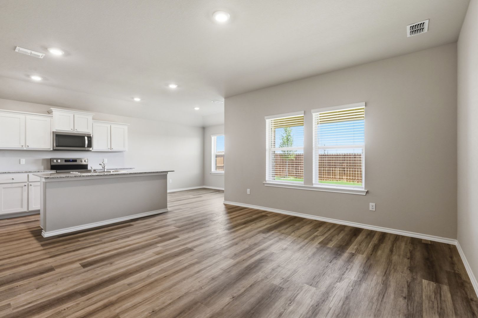Contemporary in Cleburne! – photo 2