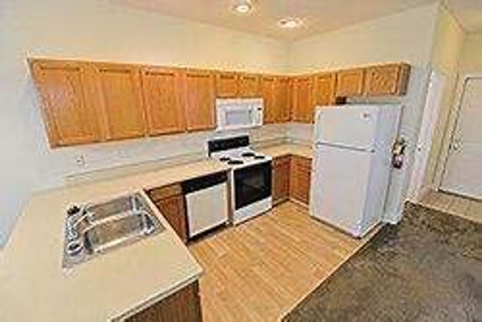 One Bedroom Close To Downtown – photo 2