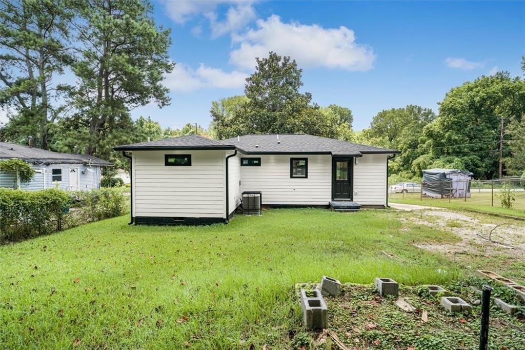 2353 Clarissa Drive NW – photo 5