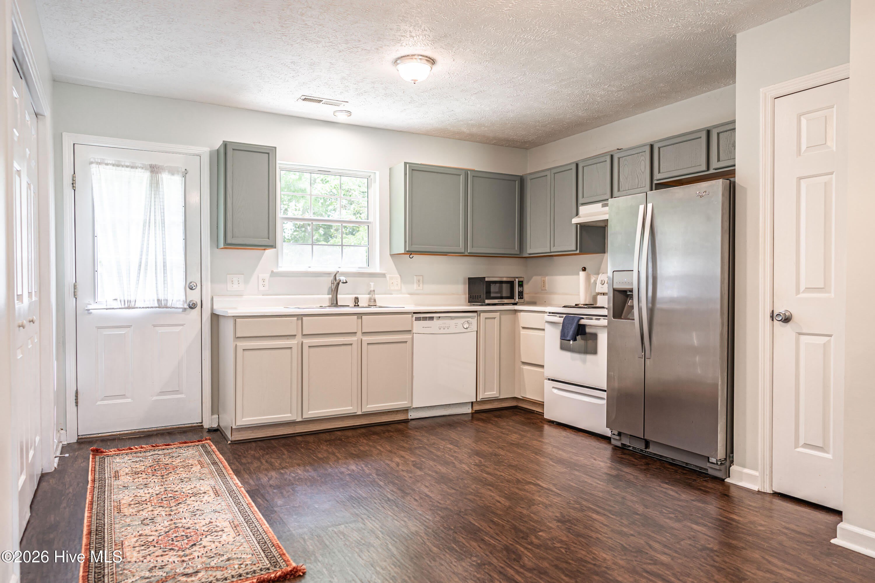 1215 W New Hampshire Avenue – photo 5