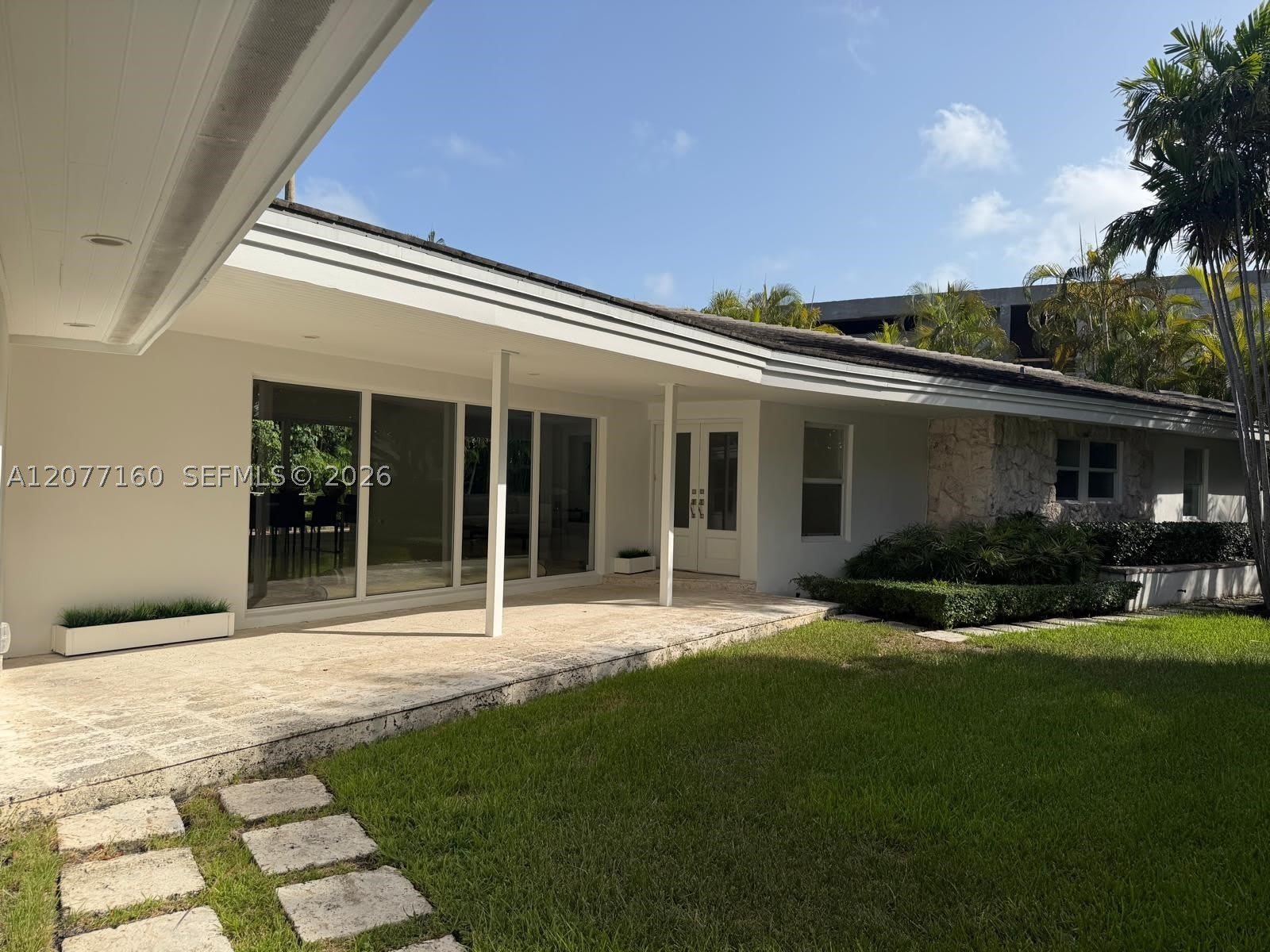 335 Harbor Dr – photo 4