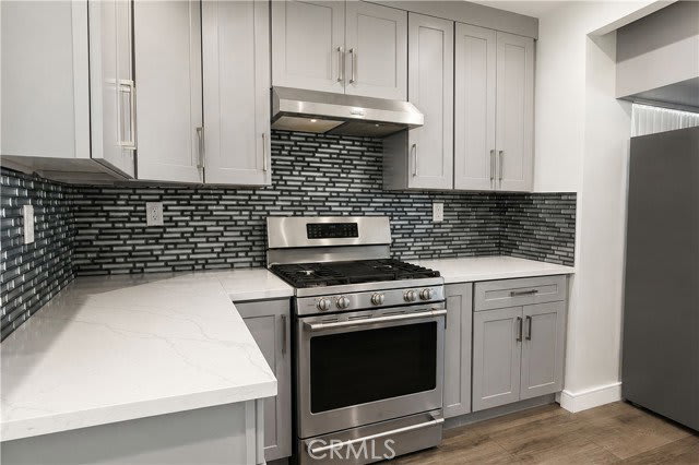 2431 North Lamer Street – photo 4