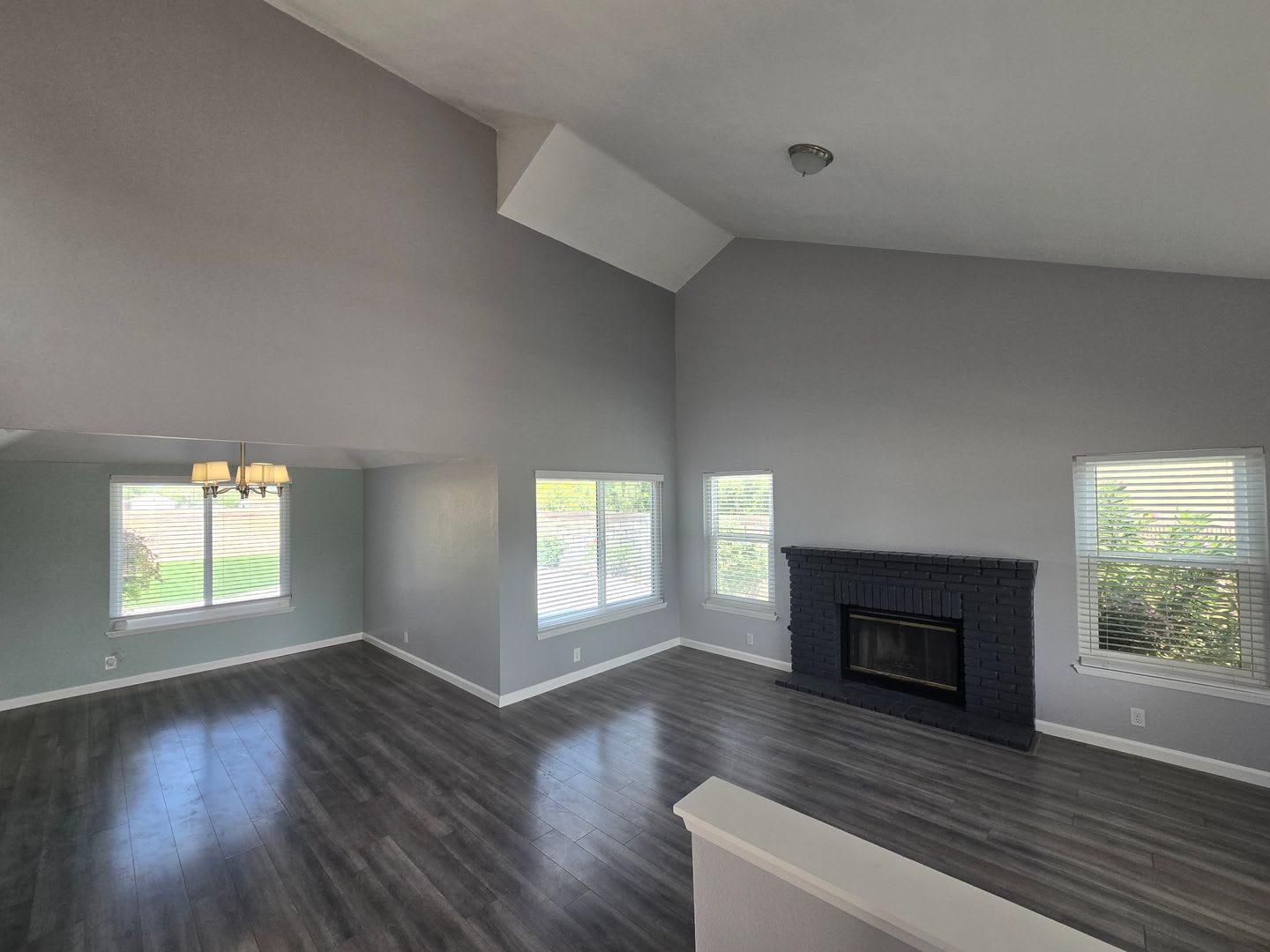 1621 W Newgrove St, Lancaster, CA 93534 – photo 5