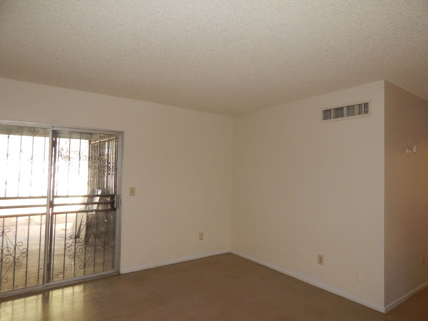 2 Bedrooms – photo 5