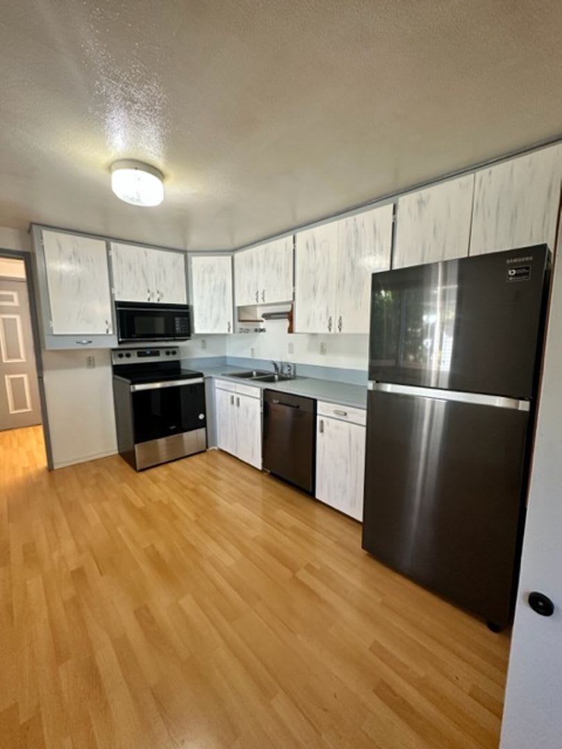 Cozy 2 bedroom House with Garage – photo 2
