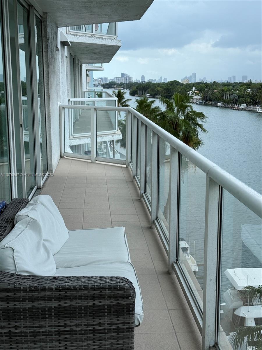 5900 Collins Avenue – photo 3