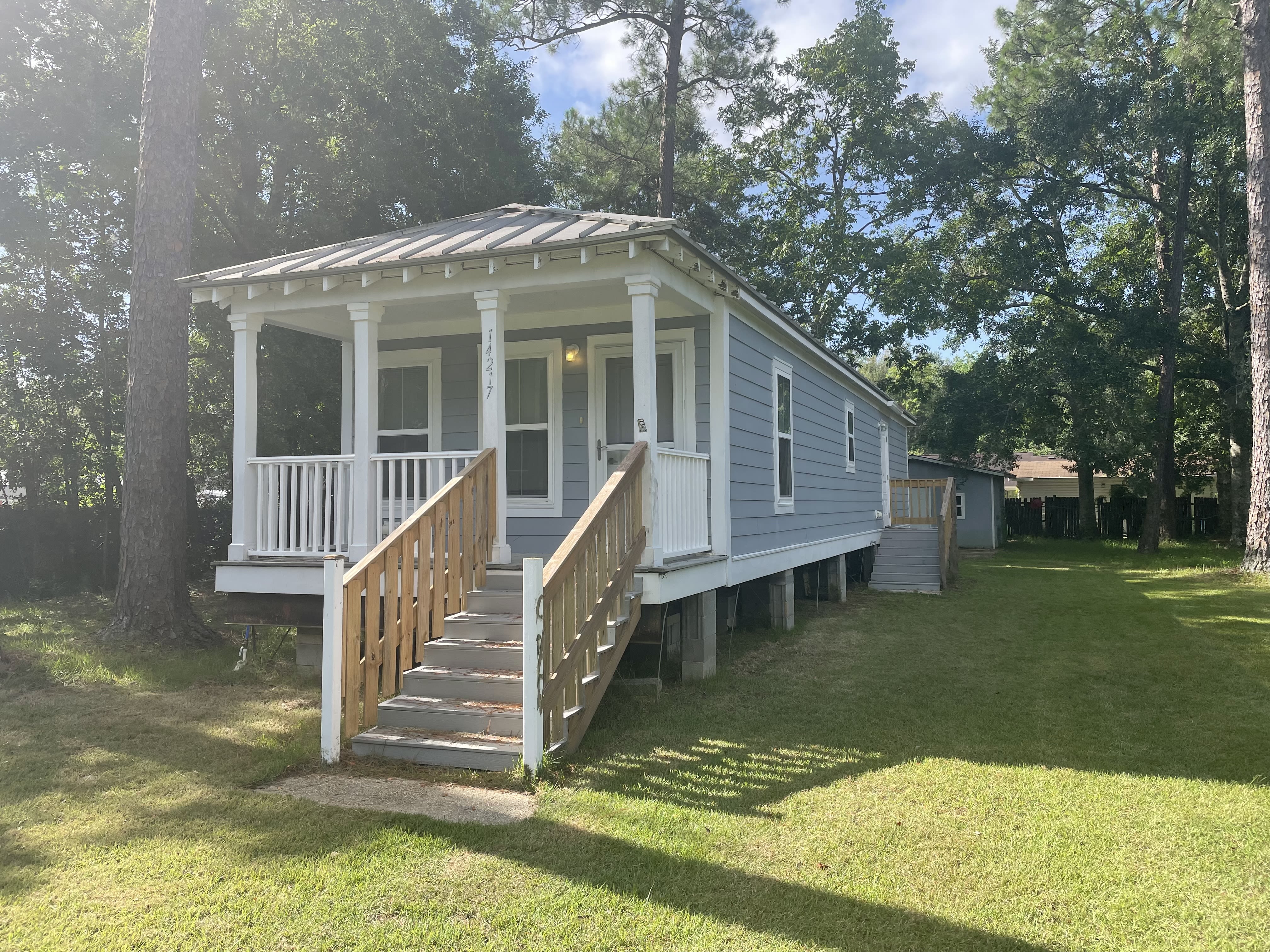 14217 Cullens St – photo 1