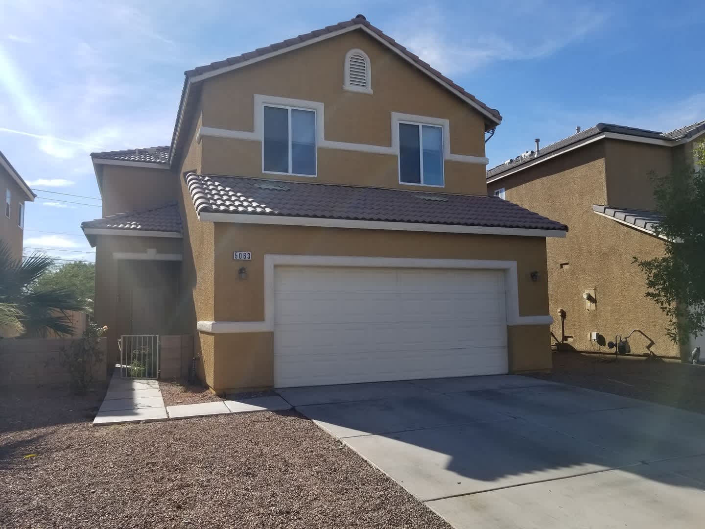 Lovely 2 story home Madre Mesa South Community – photo 1