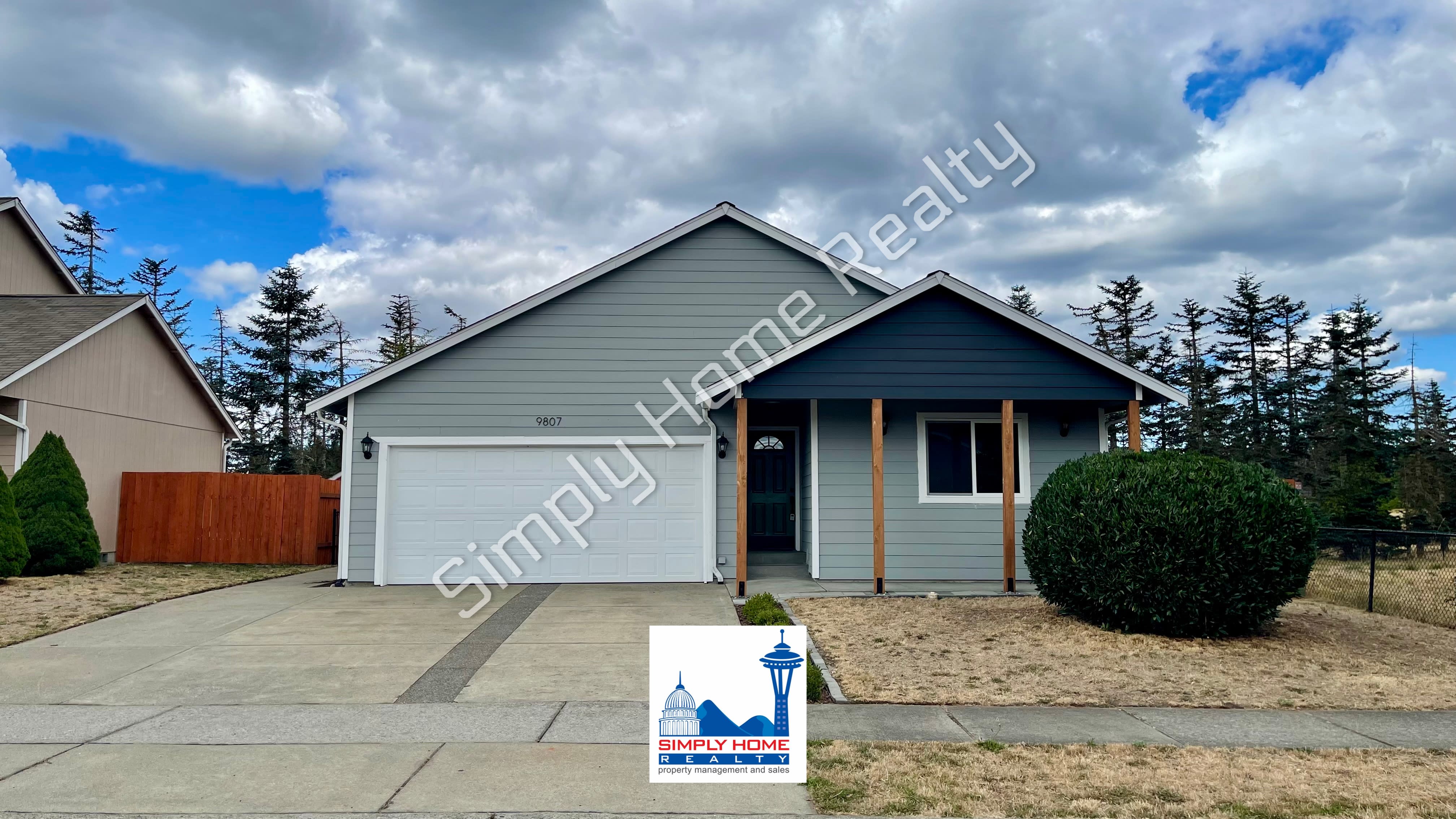 9807 Greenleaf Loop SE – photo 1