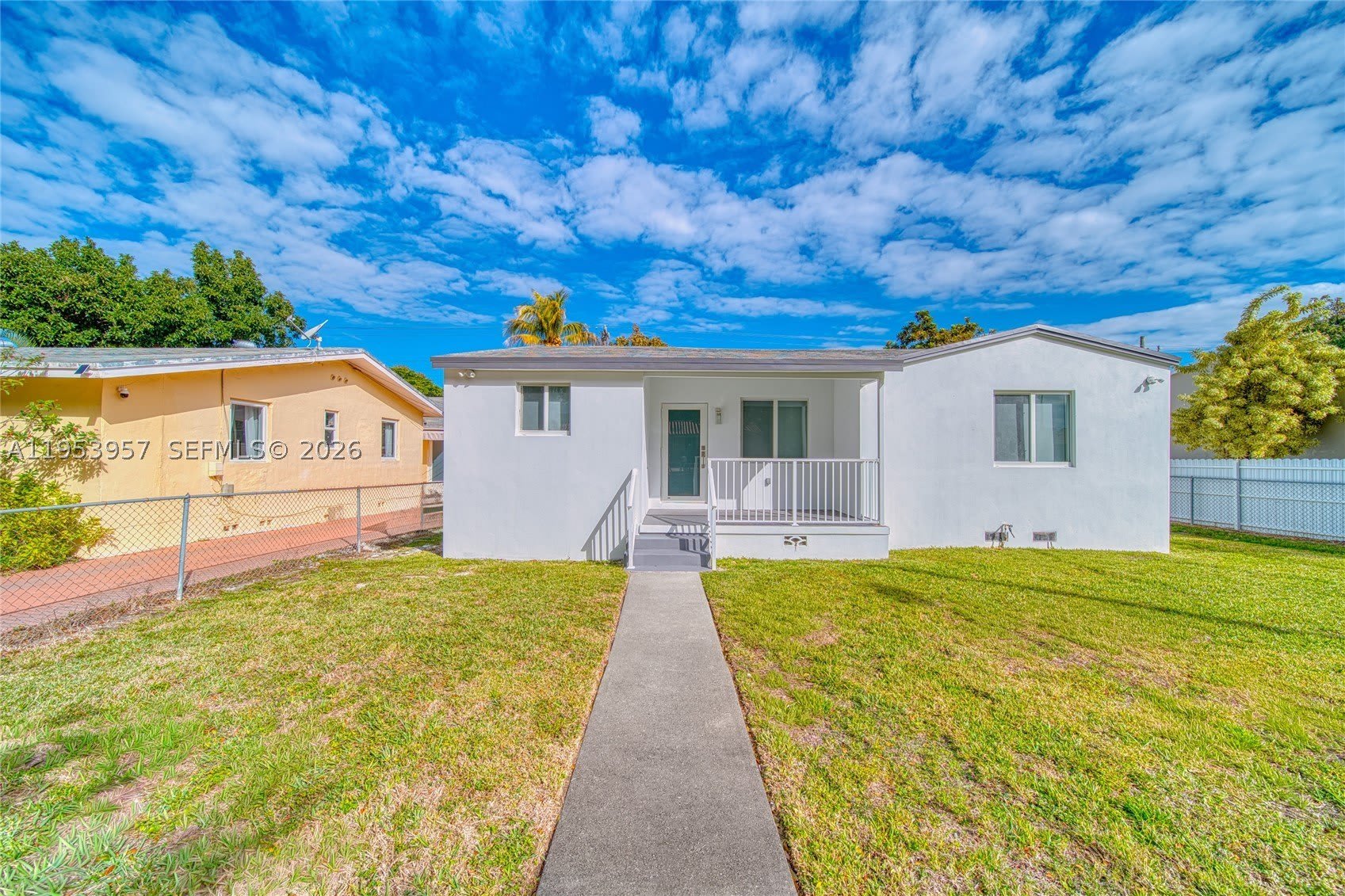 4345 SW 5th Ter – photo 1