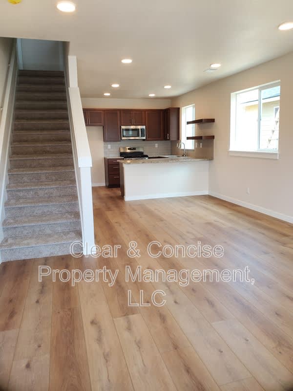 5230 Holly Street – photo 3