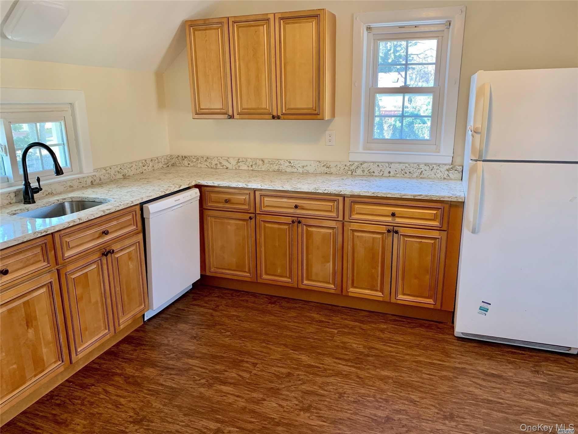 63 West Neck Road – photo 2