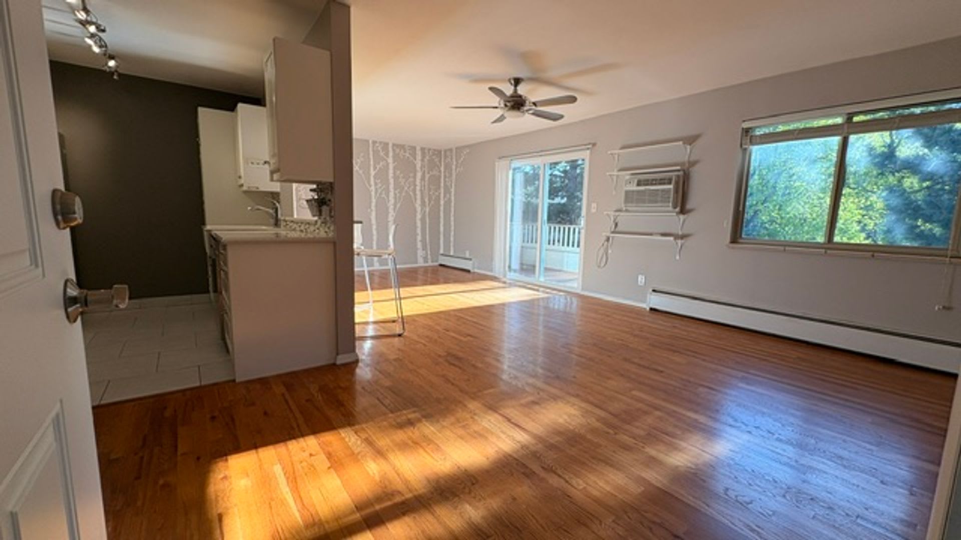 Beautifully Upgraded 2Bedroom Condo Now Available! – photo 1