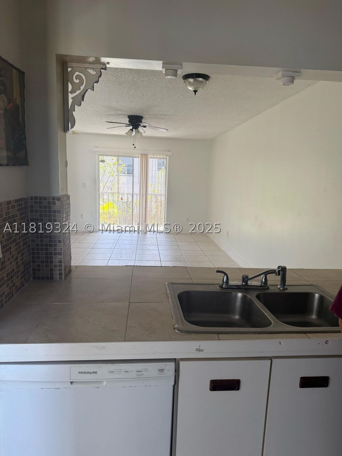 438 NE 210th Cir Ter – photo 3
