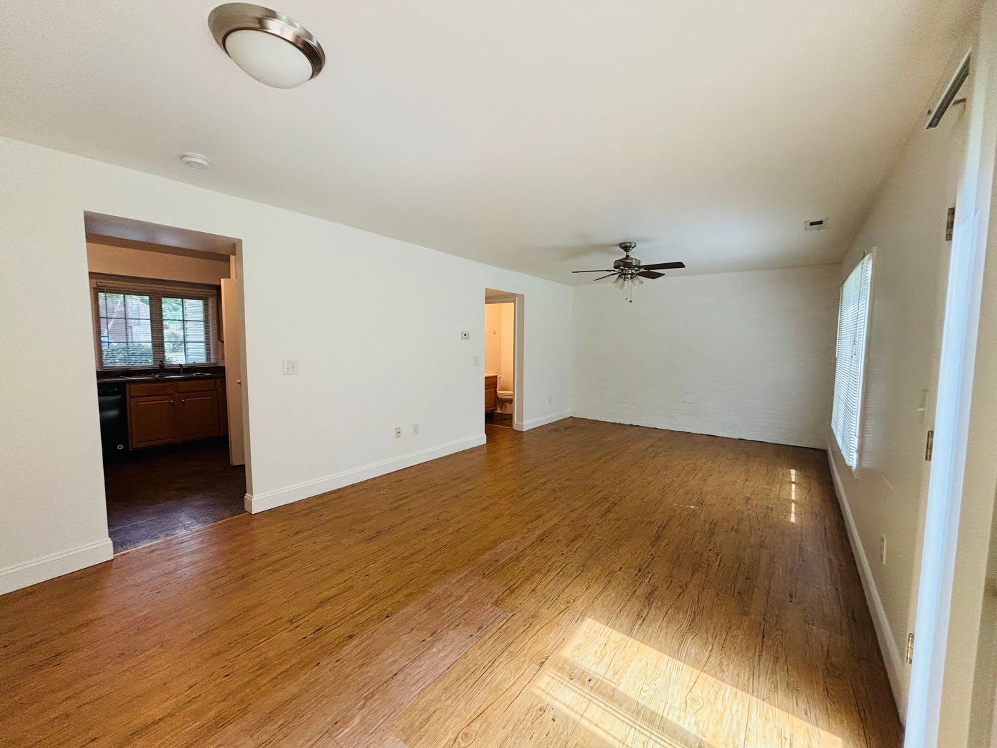 3 Bedroom 2 5 Bath Townhouse – photo 4