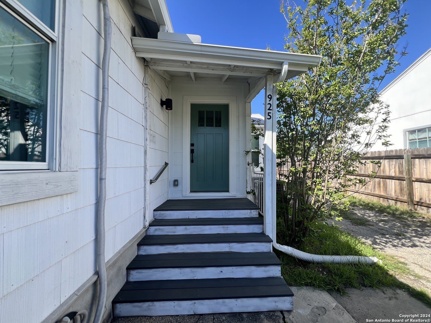 925 DONALDSON AVE – photo 2