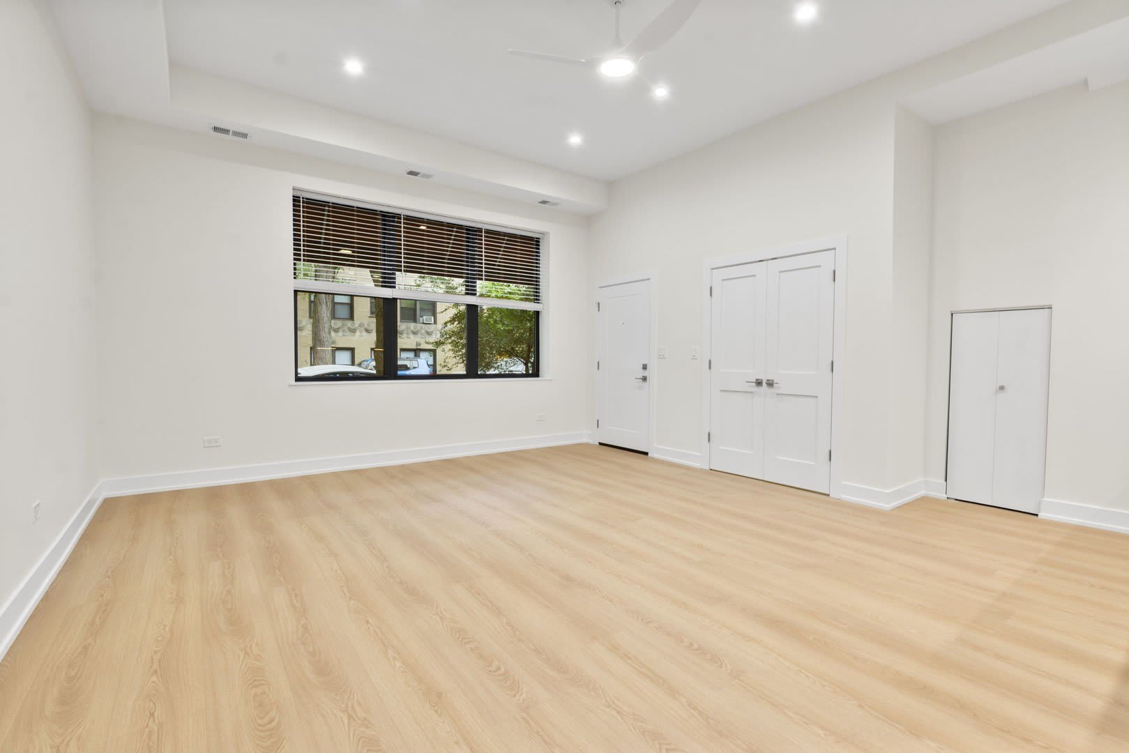 1246 W Bryn Mawr Avenue – photo 3