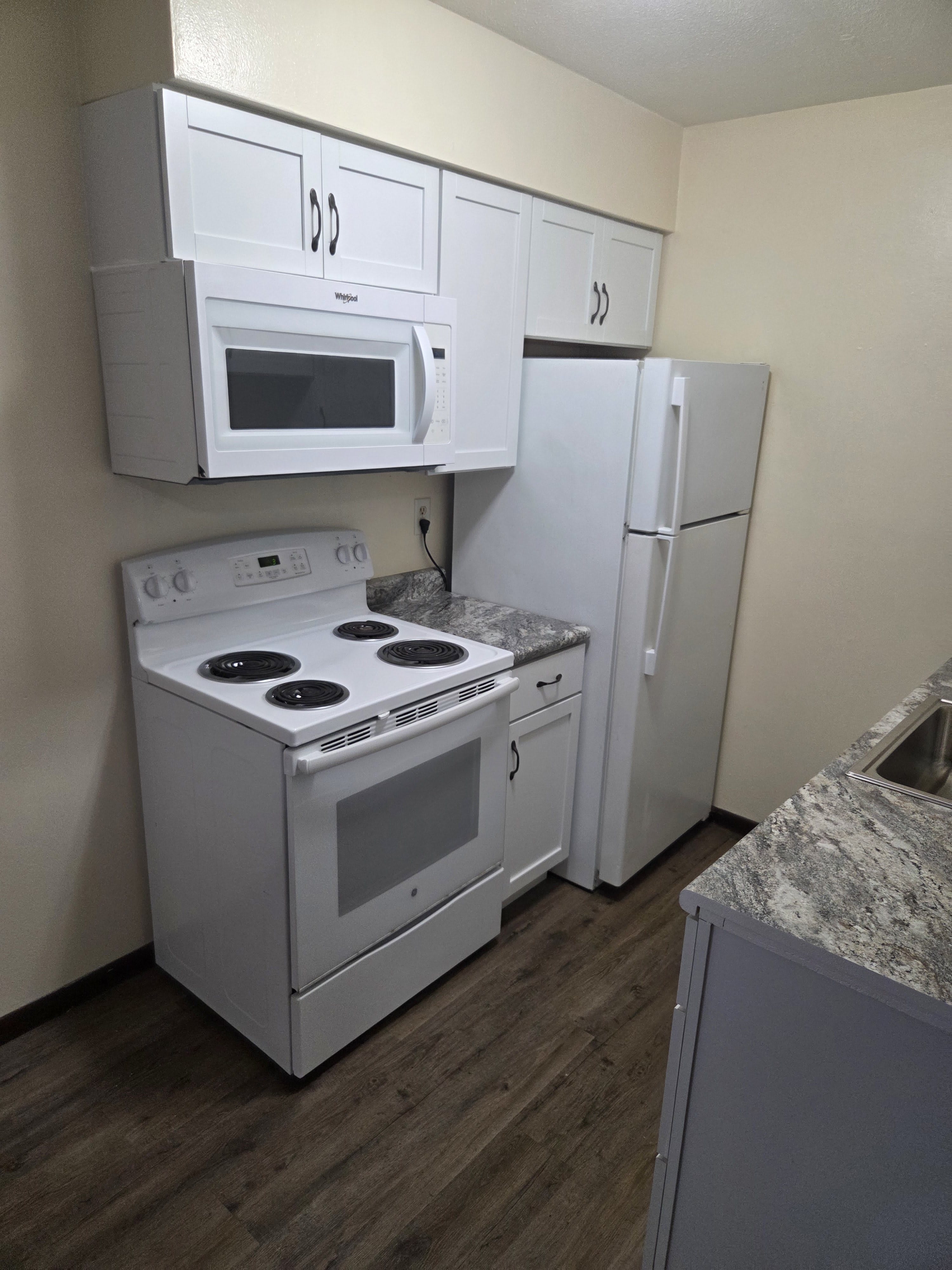 425 S Thayer St – photo 2