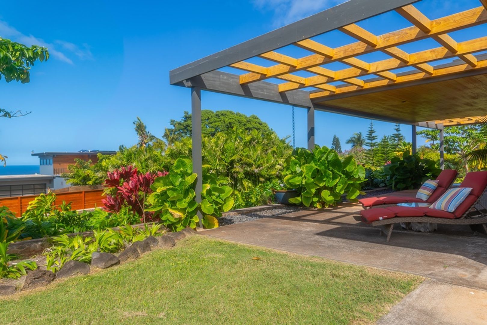 Gorgeous Remodeled Home w/ Private Hot Tube & Ocean Views: Hale Mahina – photo 5