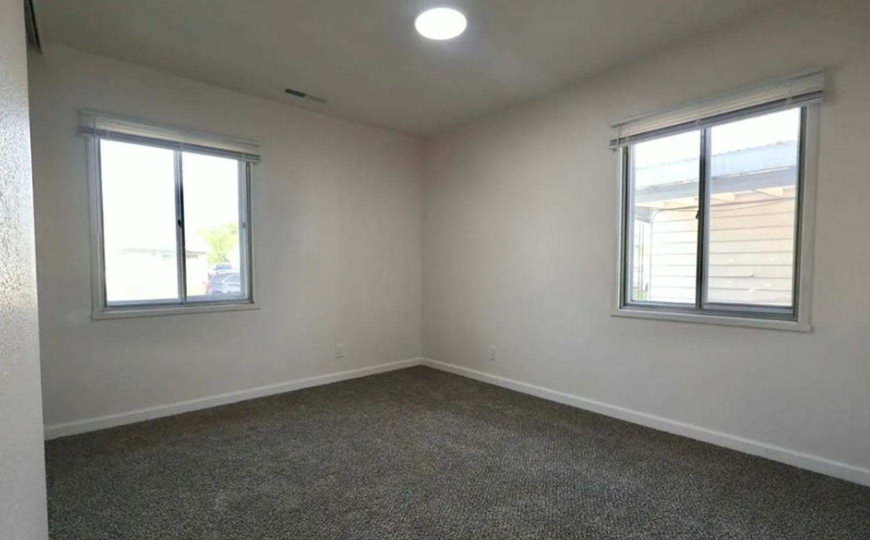For Lease – photo 5