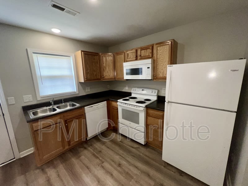 729 Fisher Ferry St – photo 5