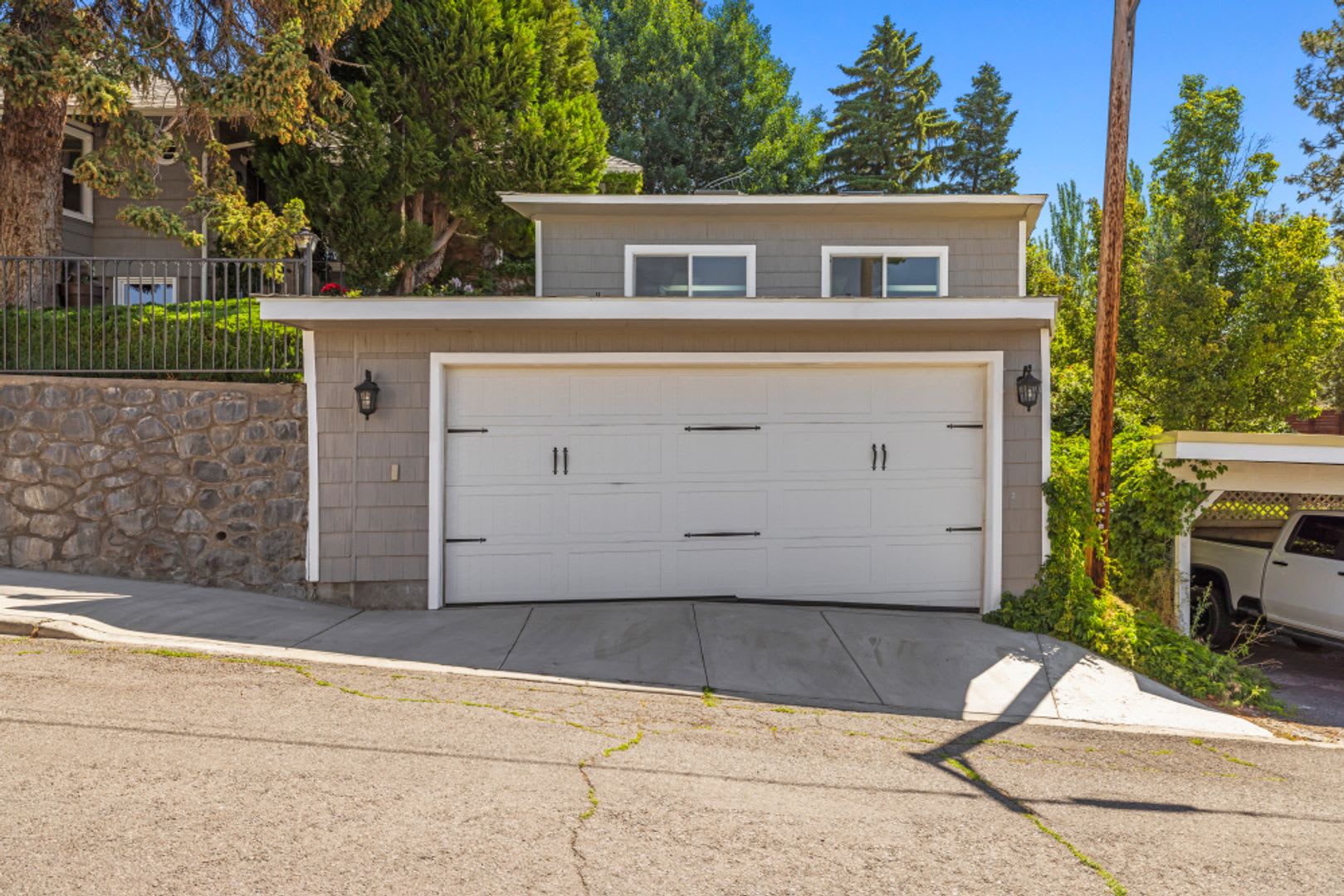 525 Mesa St – photo 2