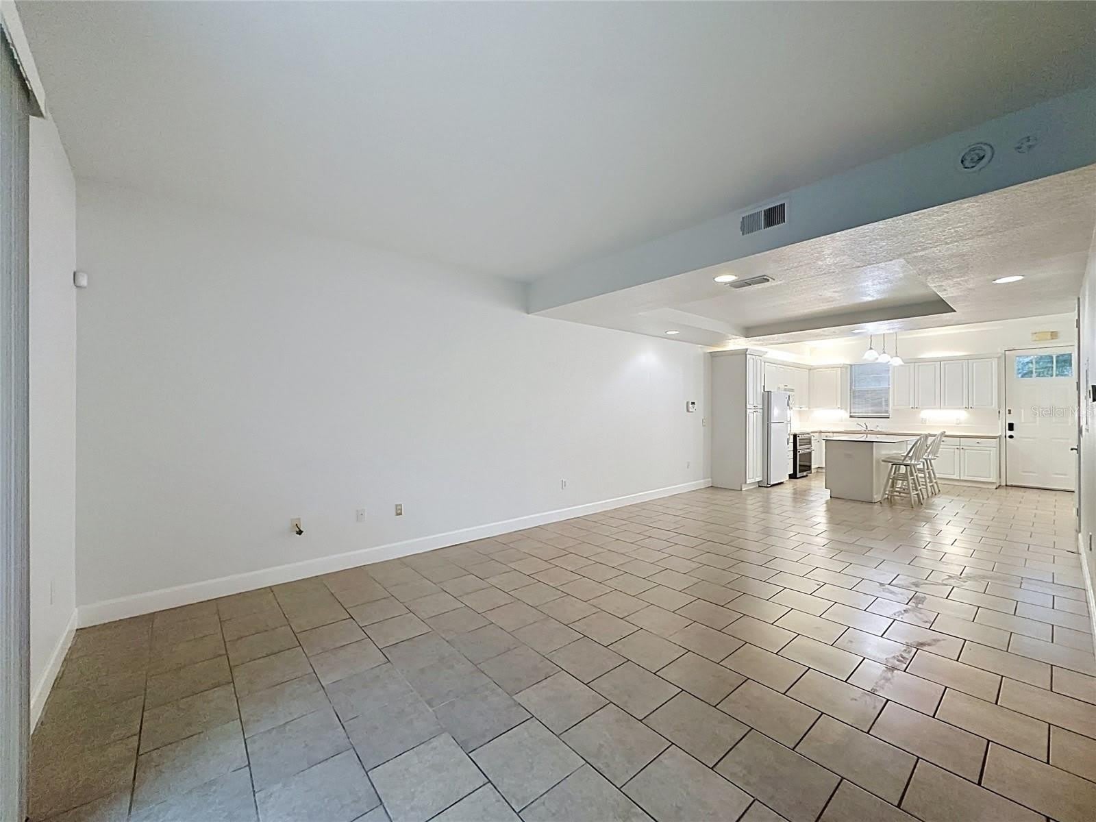 2053 GREEN OAK Court – photo 4
