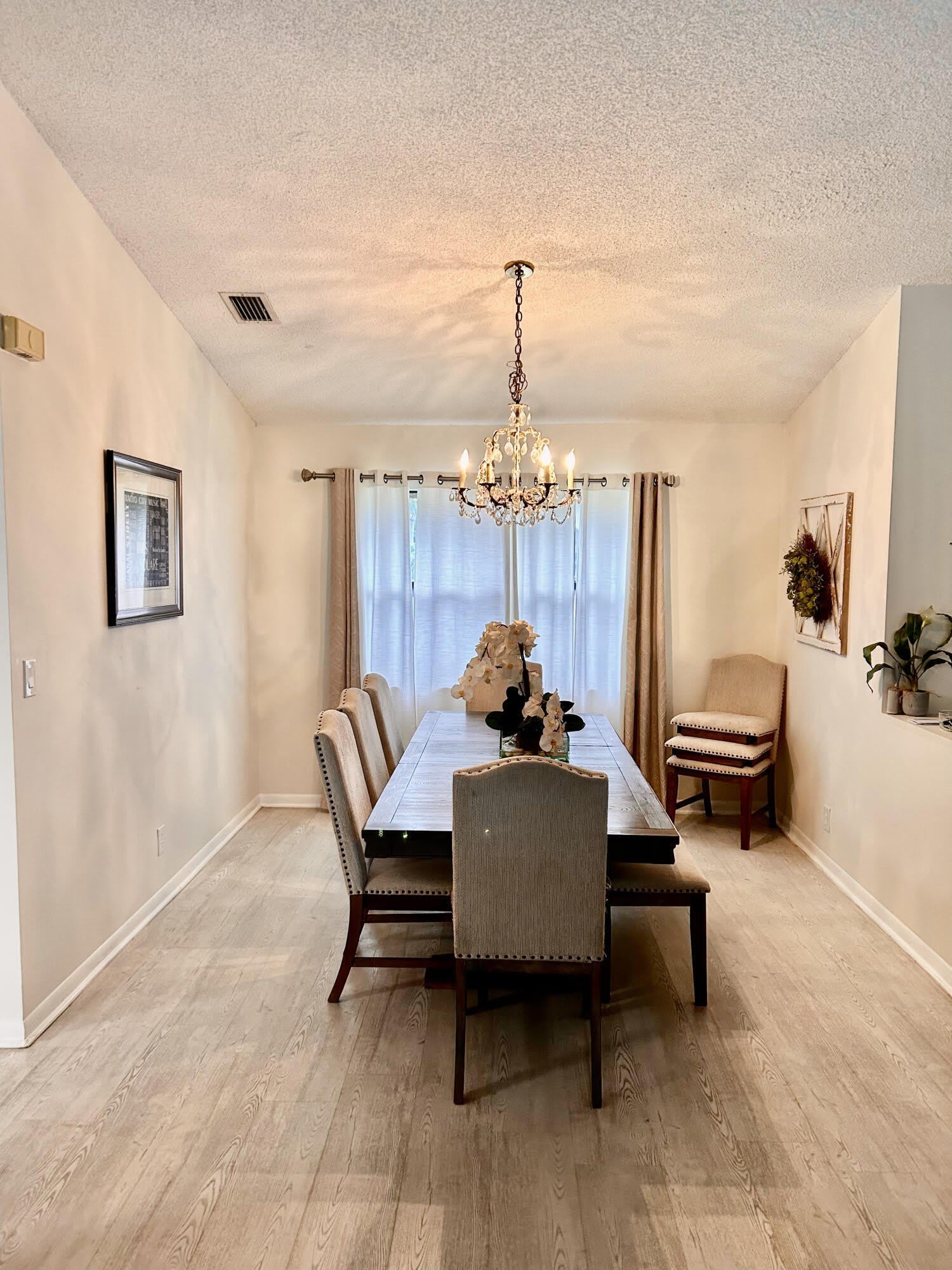 2153 Amesbury Circle – photo 4