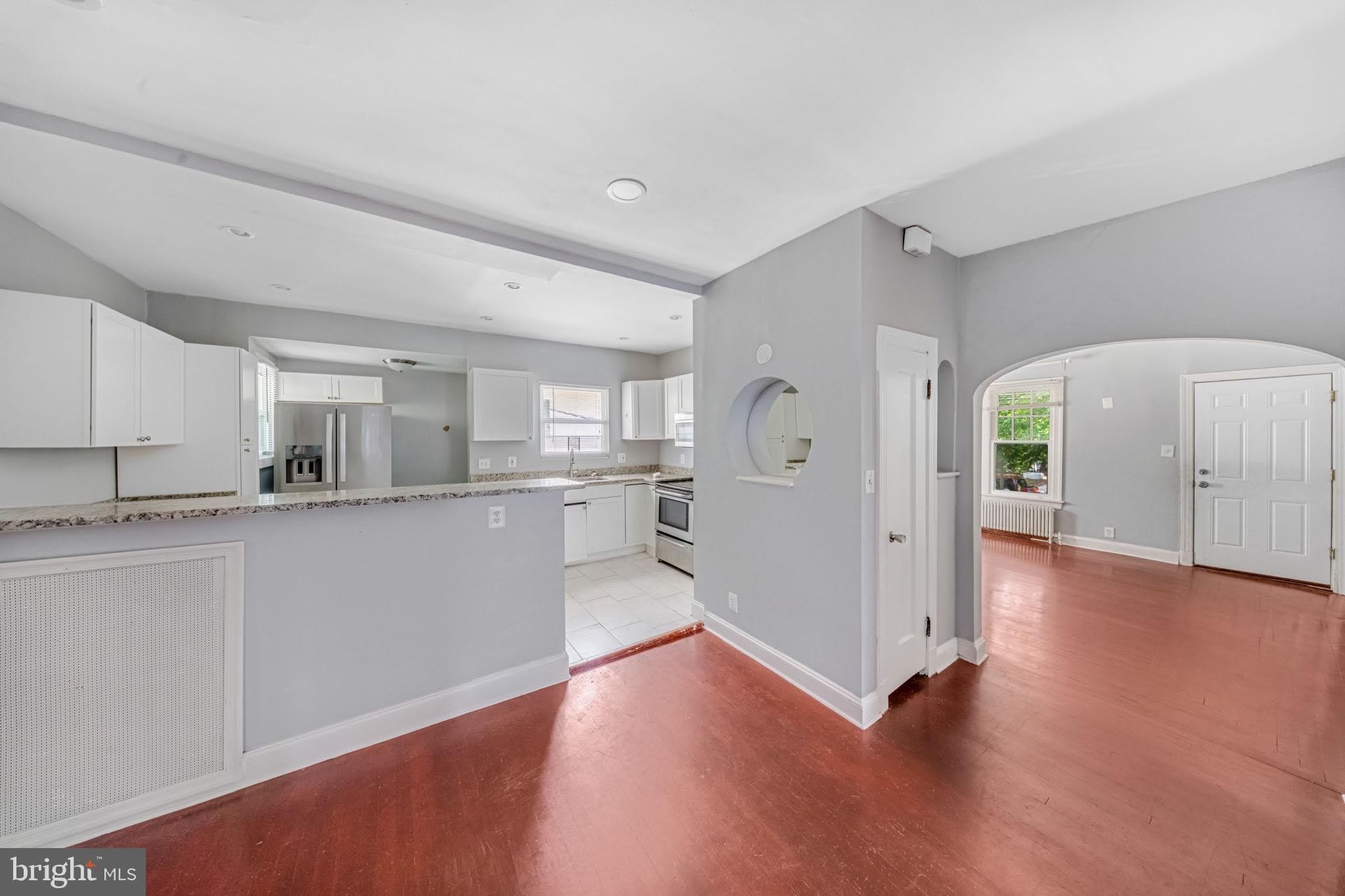 7126 CARROLL Avenue – photo 5