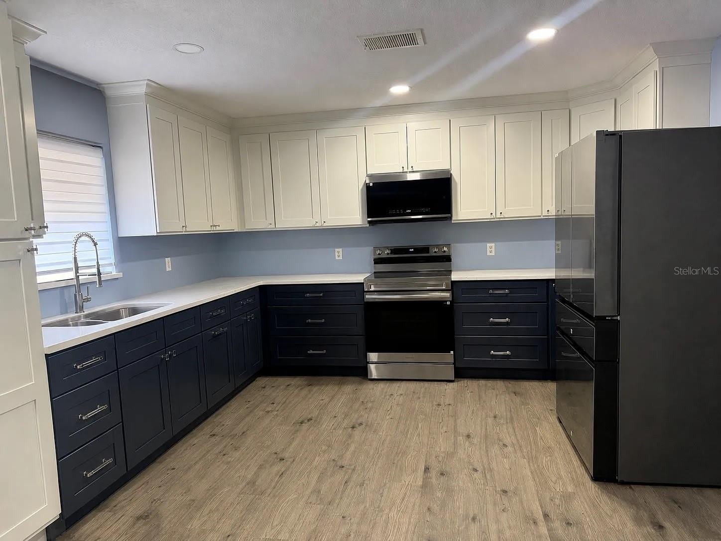 601 SAMUEL Street – photo 2